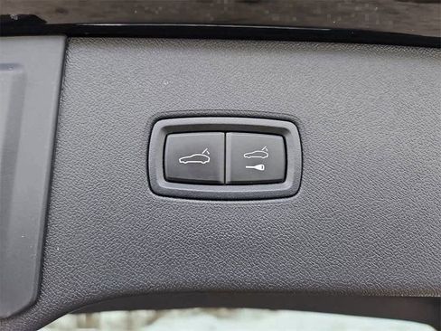 Used 2025 Porsche Cayenne S image 28