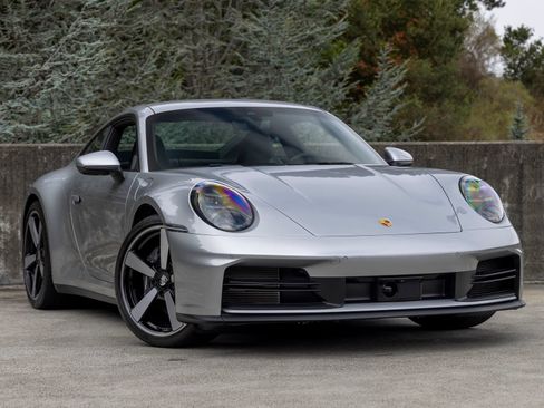 Certified 2025 Porsche 911 Carrera RWD image 6