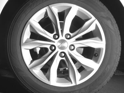 Used 2024 Chevrolet Malibu LT image 21