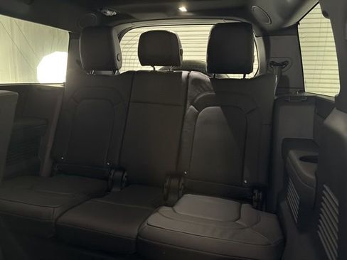 Used 2024 Land Rover Defender 130 V8 image 29