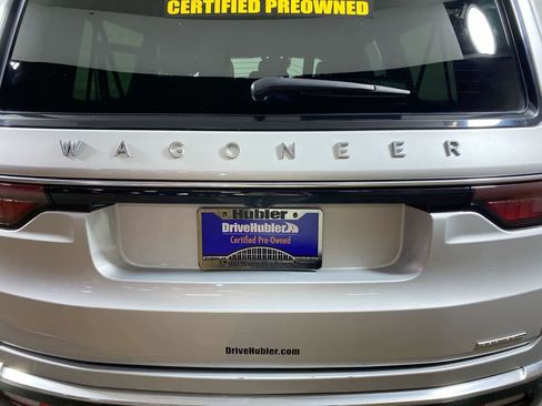 Used 2024 Jeep Wagoneer L Series III w/ Flexible Seating Group image 11