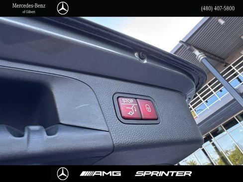 Used 2018 Mercedes-Benz GLC 300 image 8