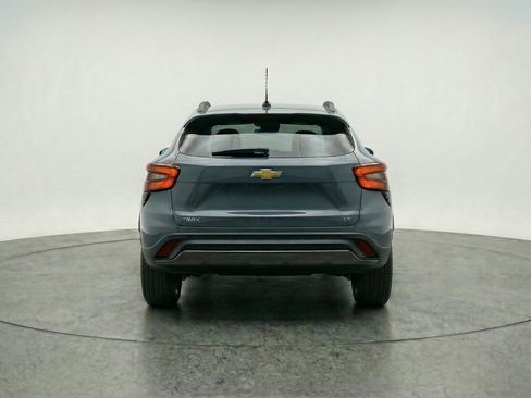 Used 2025 Chevrolet Trax LT FWD image 7