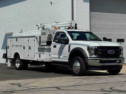 Used 2019 Ford F550 4x4 Regular Cab Super Duty image 2