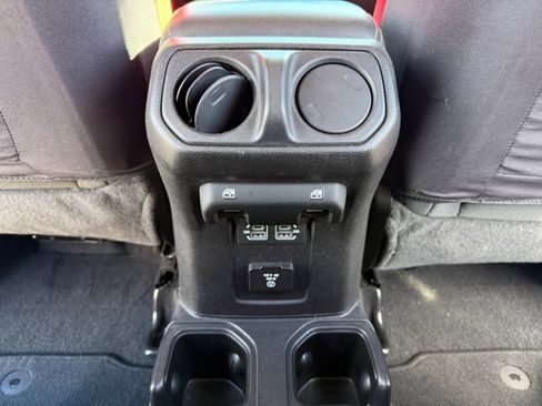 Used 2021 Jeep Wrangler Unlimited Sahara w/ Uconnect 4C Nav & Sound Group AWD/4WD image 29