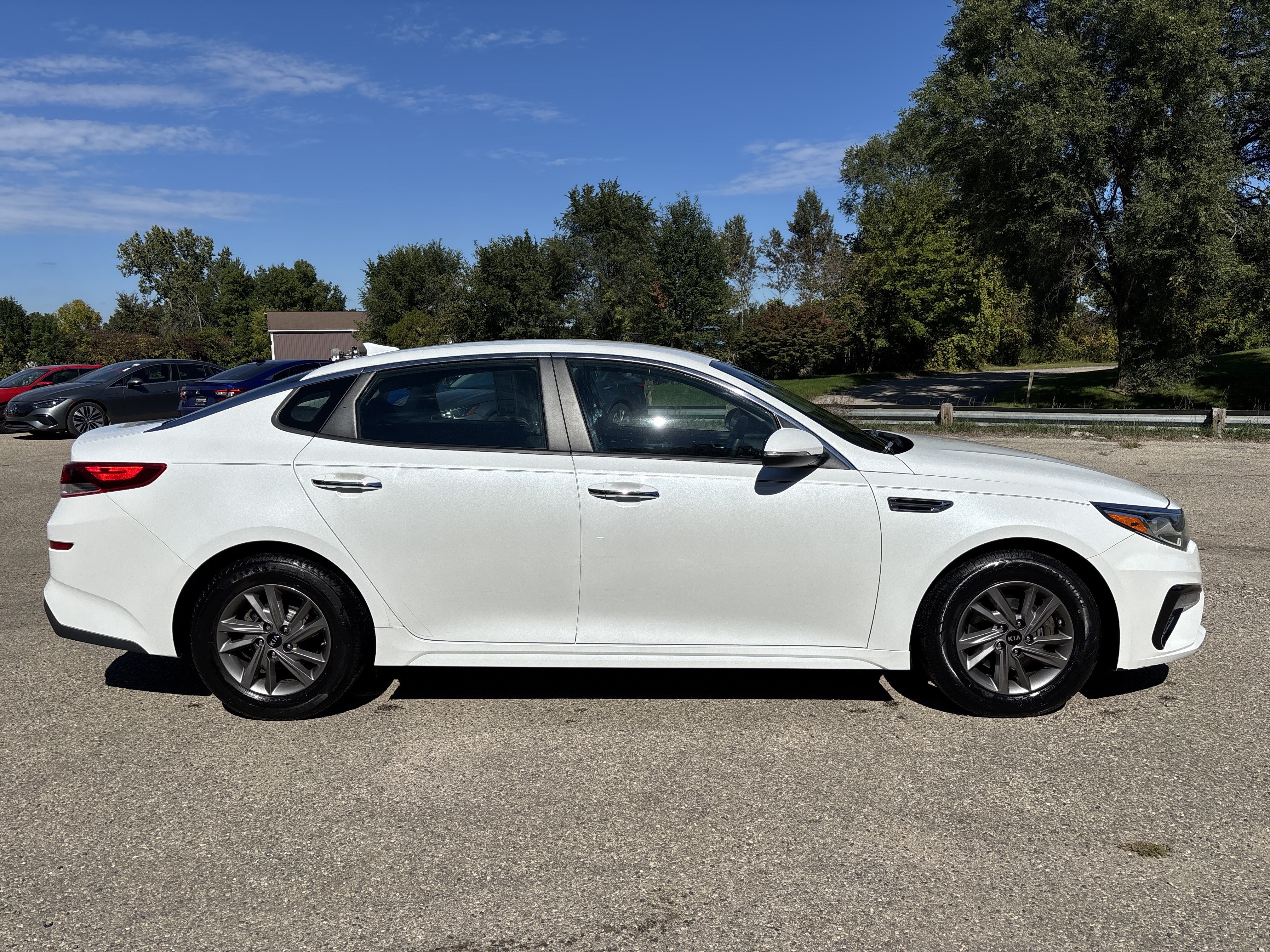 Used 2020 Kia Optima LX FWD image 2