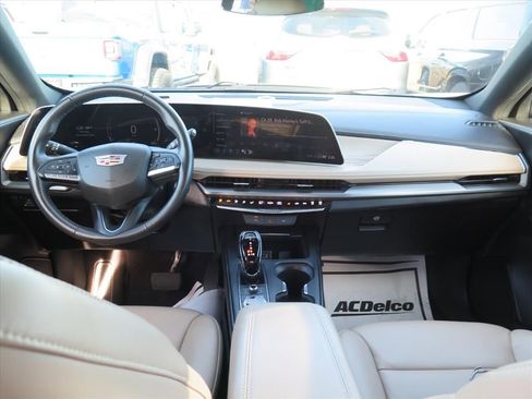 Used 2024 Cadillac XT4 Premium Luxury image 22