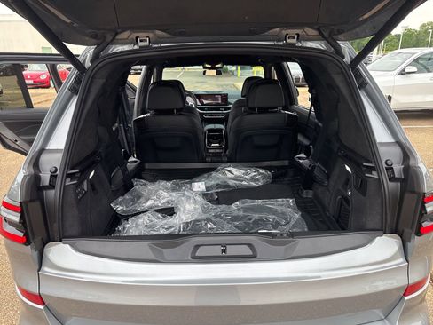 Certified 2025 BMW X7 M60i w/ Executive Package image 9