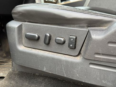 Used 2011 Ford F150 Lariat w/ Lariat Chrome Pkg image 12