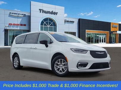 Certified 2024 Chrysler Pacifica Touring-L