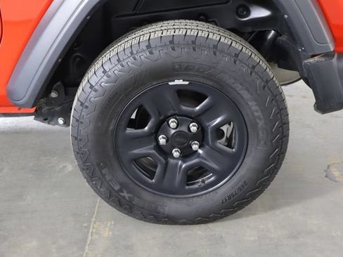 Used 2025 Jeep Wrangler Sport AWD/4WD image 43