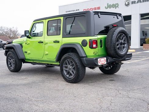 Used 2025 Jeep Wrangler Unlimited Sport image 3