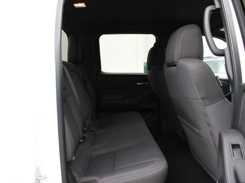 Certified 2023 Nissan Frontier SV w/ Midnight Edition Package AWD/4WD image 11