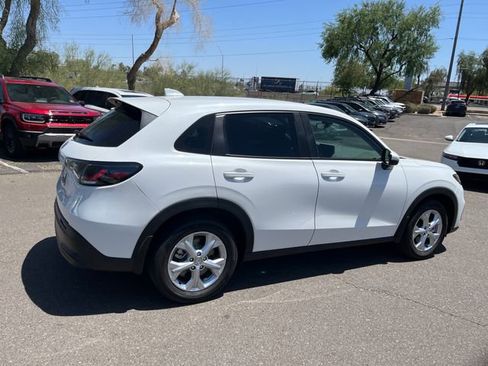 Used 2025 Honda HR-V LX image 5
