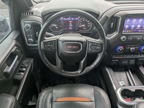 Used 2022 GMC Sierra 2500 AT4 w/ AT4 Premium Plus Package AWD/4WD image 17