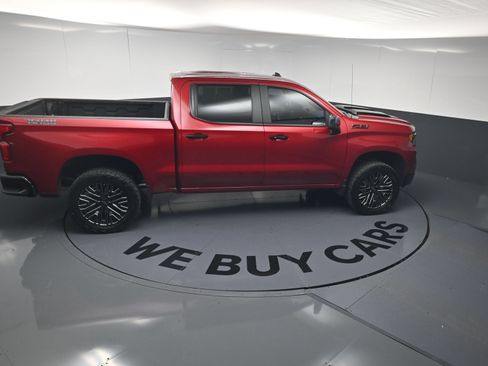 Used 2025 Chevrolet Silverado 1500 LT Trail Boss w/ Dark Appearance Package AWD/4WD image 33
