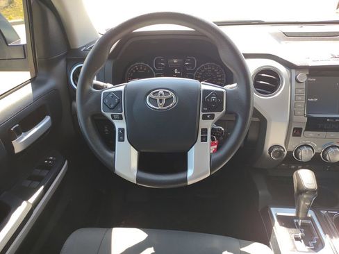 Used 2020 Toyota Tundra 4x4 CrewMax image 12