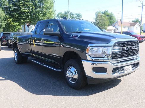 Used 2022 RAM 3500 Big Horn AWD/4WD image 11