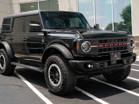 Used 2024 Ford Bronco Black Diamond w/ Sasquatch Package AWD/4WD image 7