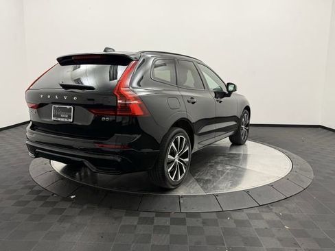 Certified 2023 Volvo XC60 B5 Plus w/ Climate Package image 8