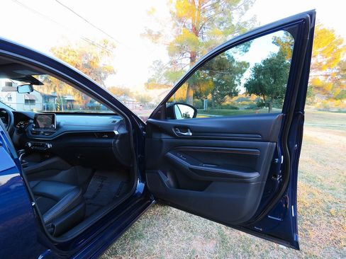 Used 2021 Nissan Altima 2.5 SR image 13