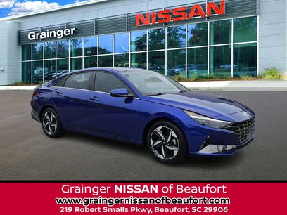 Used 2023 Hyundai Elantra Limited w/ Preferred Accessory Package