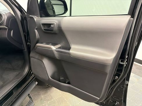 Used 2023 Toyota Tacoma SR5 w/ Technology Package AWD/4WD image 15