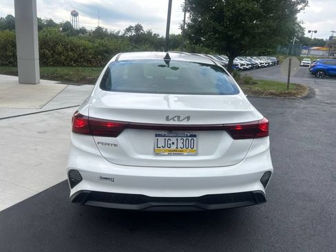 Certified 2023 Kia Forte LXS FWD image 5