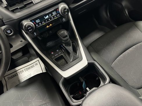 Used 2025 Toyota RAV4 XLE FWD image 38