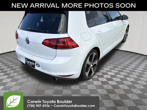 Used 2017 Volkswagen GTI SE FWD image 8