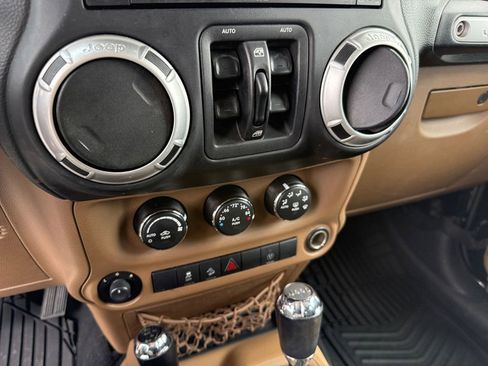 Used 2014 Jeep Wrangler Unlimited Sahara w/ Max Tow Package image 17