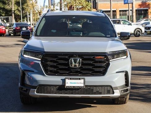 New 2025 Honda Pilot TrailSport image 2