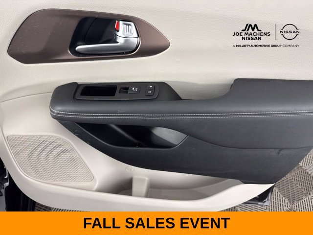 Used 2024 Chrysler Voyager LX FWD image 34