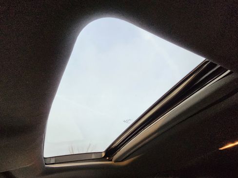 Used 2022 Honda Pilot TrailSport image 2