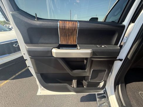 Used 2018 Ford F150 Lariat w/ Equipment Group 502A Luxury image 18