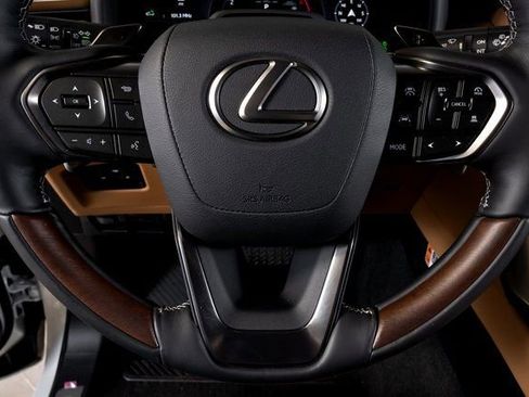 Used 2025 Lexus LX 600 4WD w/ Accessory Package (2T) image 43