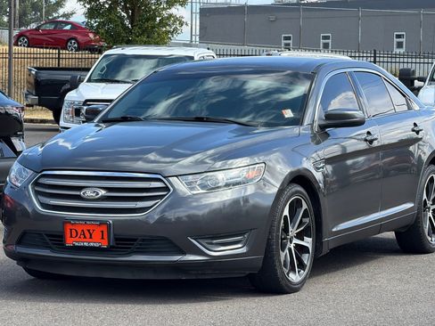 Used 2015 Ford Taurus SEL w/ Equipment Group 201A FWD image 10