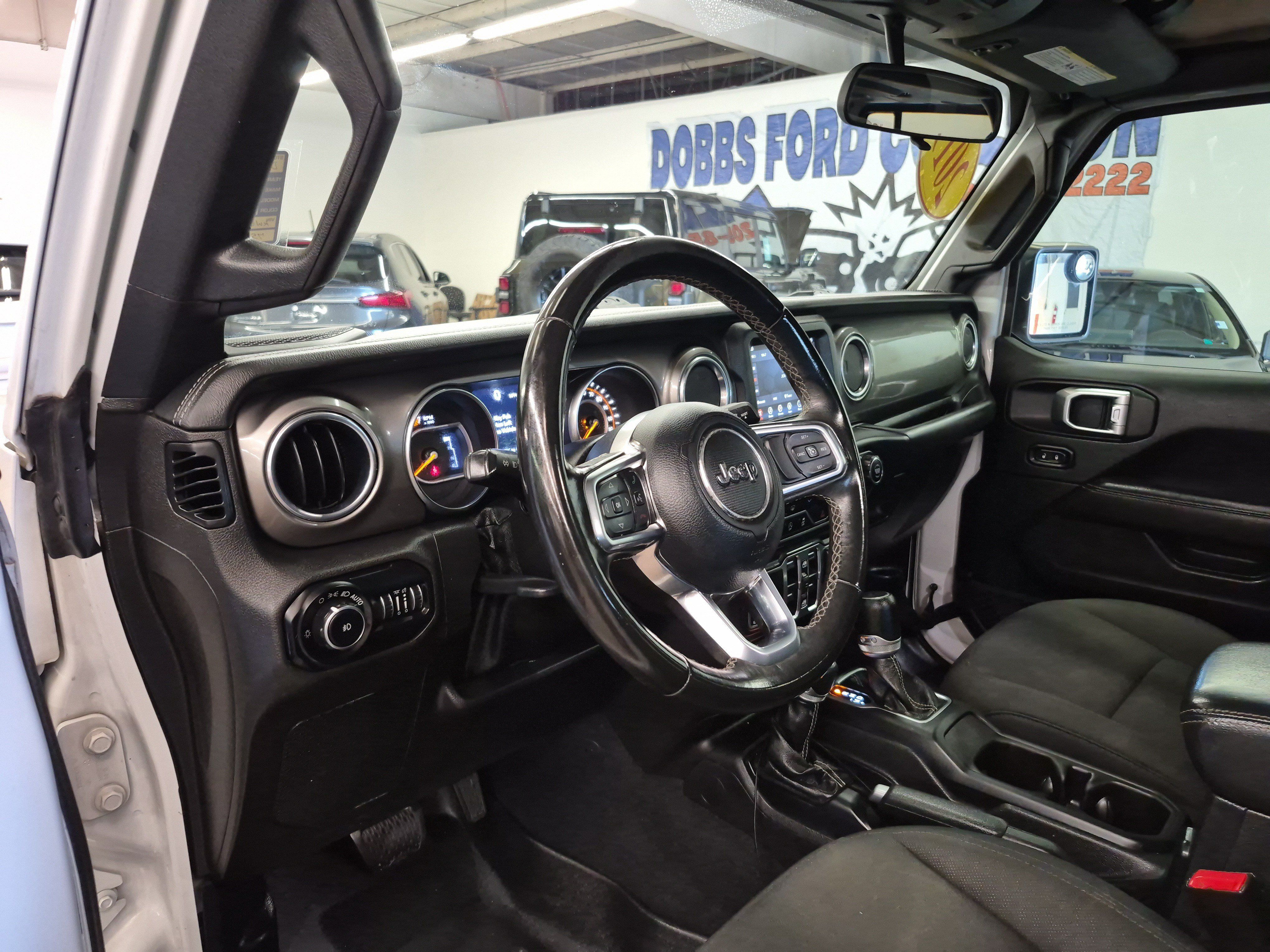 Used 2019 Jeep Wrangler Unlimited Sahara AWD/4WD image 12