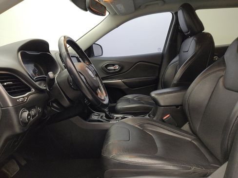 Used 2020 Jeep Cherokee Limited image 17