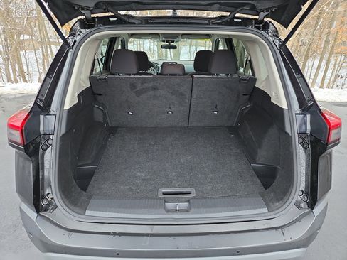 Used 2023 Nissan Rogue SV image 9