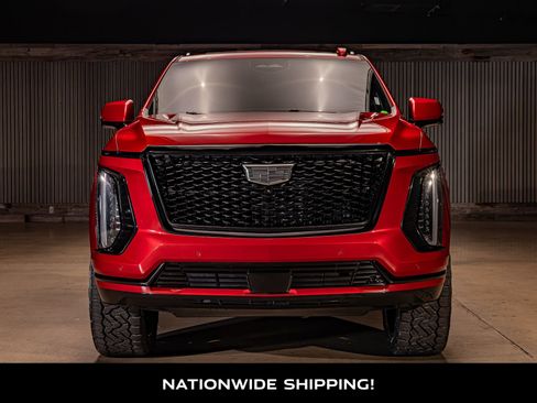 Used 2025 Cadillac Escalade Sport Platinum w/ LPO, ONYX Package image 4