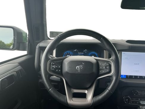 Used 2025 Ford Bronco Outer Banks AWD/4WD image 12