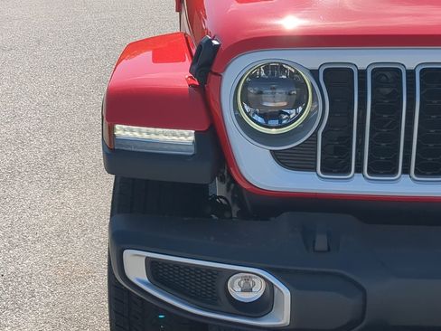 New 2026 Jeep Wrangler Unlimited Sahara AWD/4WD image 8