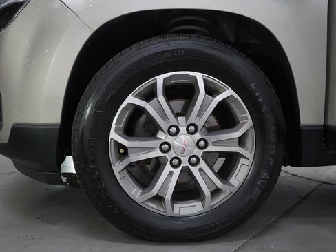 Used 2014 GMC Acadia SLT image 34