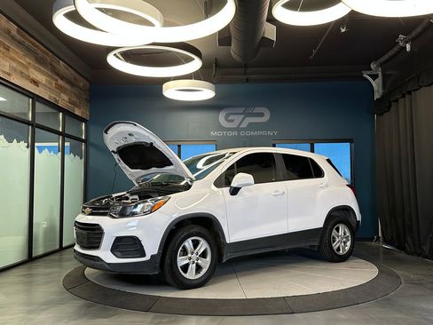 Used 2019 Chevrolet Trax LS w/ Tint and Cruise Package AWD/4WD image 24