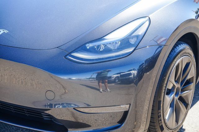 Used 2024 Tesla Model Y Long Range AWD/4WD image 10
