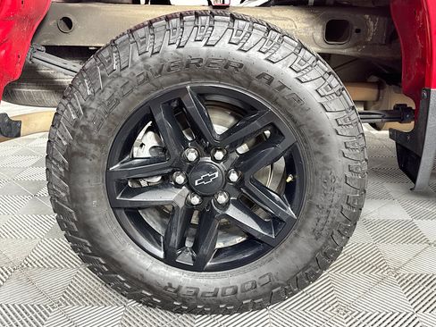 Used 2021 Chevrolet Silverado 1500 Custom Trail Boss w/ LPO, Dark Essentials Package AWD/4WD image 28