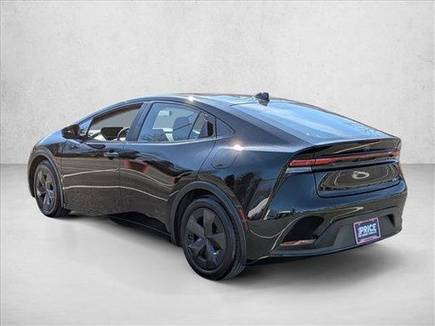 Used 2025 Toyota Prius LE image 8