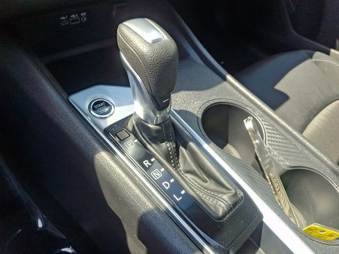 Used 2025 Nissan Altima 2.5 SV FWD image 16