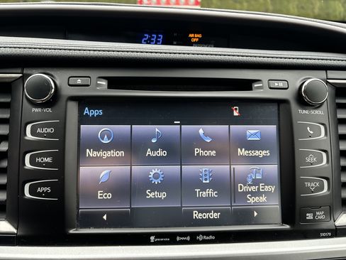 Used 2017 Toyota Highlander XLE image 27